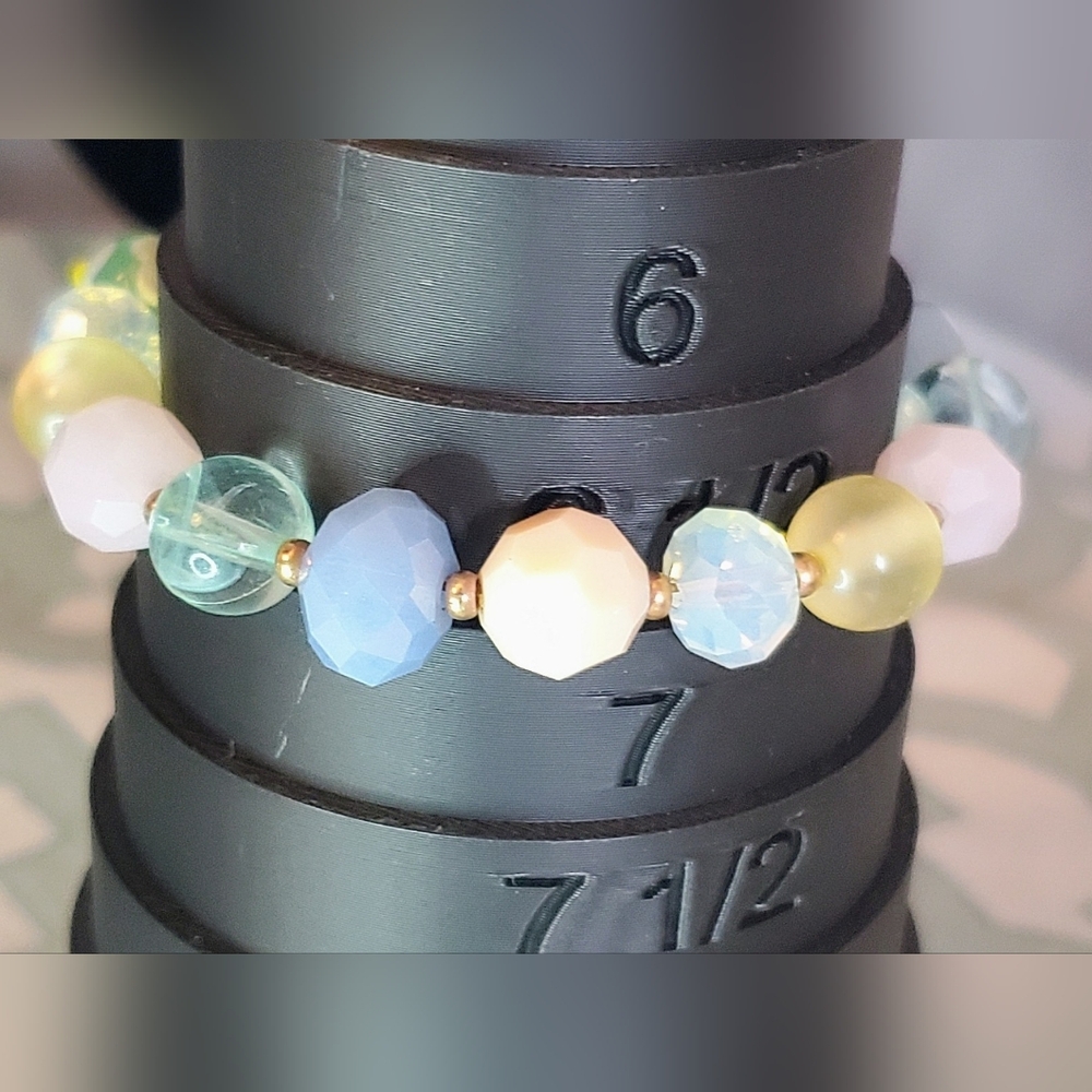 2 Beautiful Faceted Stone Beads Bracelet Floral Accents. Set Of 2. - Picture 7 of 9